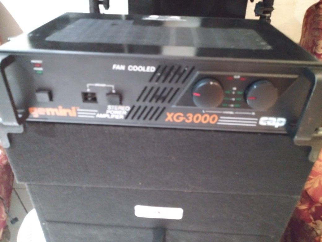 GEMINI. STEREO POWER AMPLUFIER MODEL XG-3000. HAS FAN COOLED. 240 WATTS