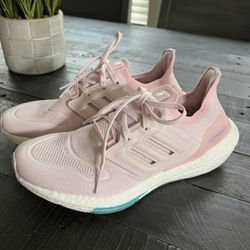 Womens Size 9 Ultra Boost Adidas 