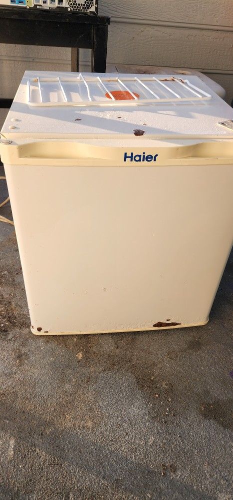 Mini Fridge