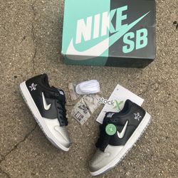 Nike sb dunk low silver jewel supreme  Size 11