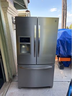 Used Refrigerator- free….almost new doggie or critter cage