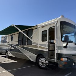 2003 Fleetwood Providence 39P Diesel Pusher 330HP Cat 2Slides 30K Miles Must See Ready To Go