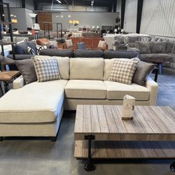 2pc Sectional w/ Reversible Chaise
