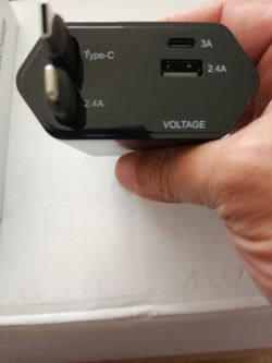 New 4-in-1 Car Charger with Retractable Cable