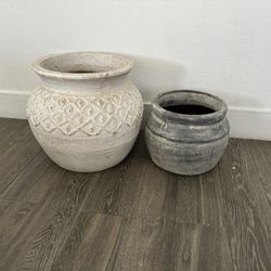 2 Plant  Pots 