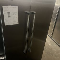 Viking 42” Built In Refrigerator 2022