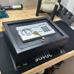 StackOn Compact Key/Electronic Safe 