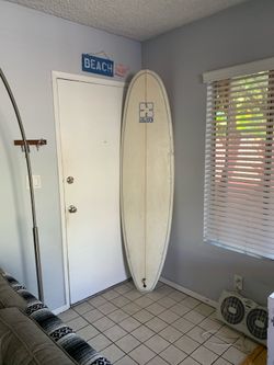 Funshape mid length surfboard 7’2”
