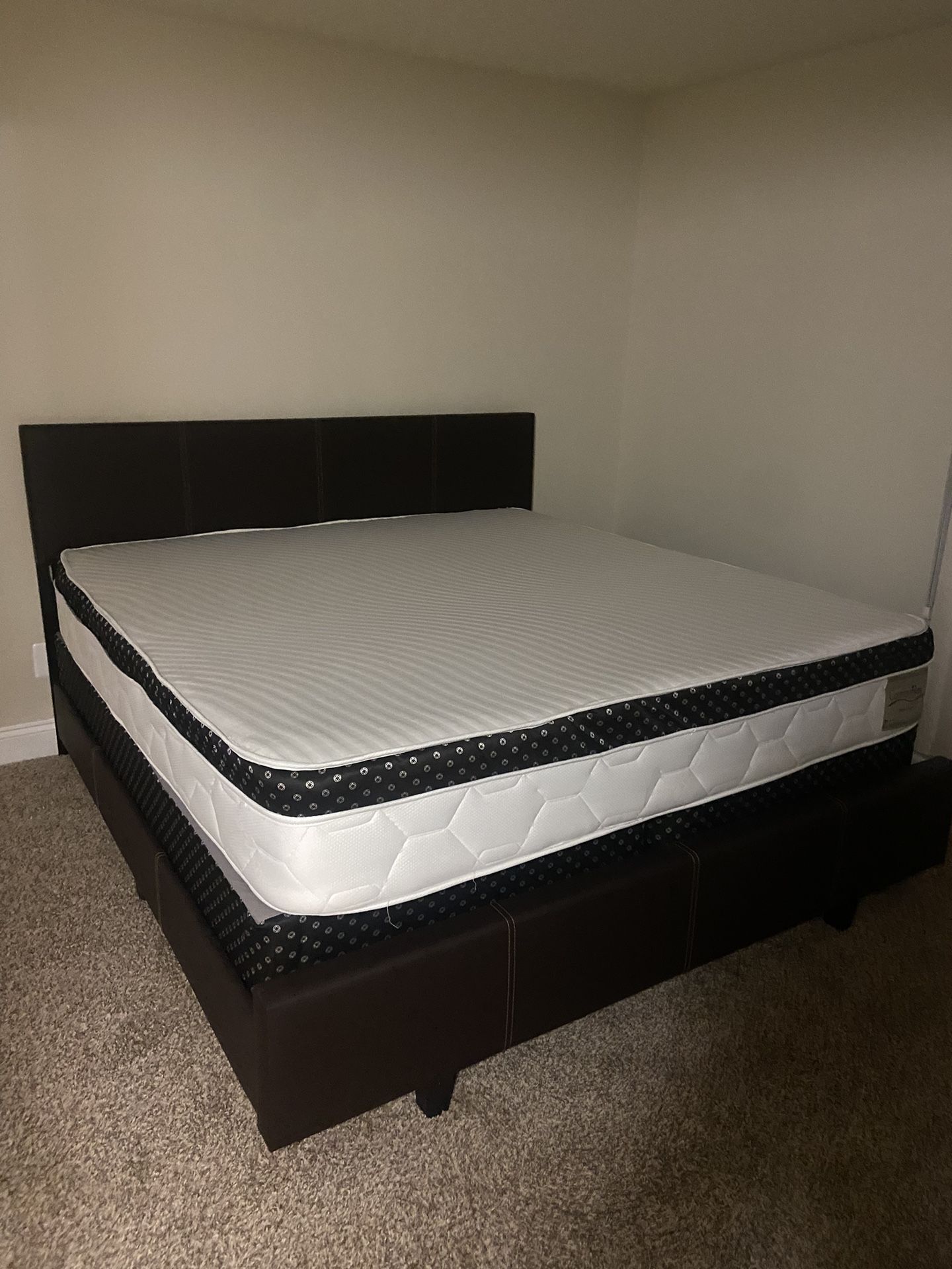 Queen Mattress Come With Bed 🛌 Frame And Free Box Spring - Free Delivery 🚚 Today To Reasonable Distance