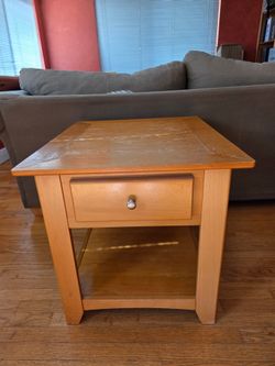 End tables set