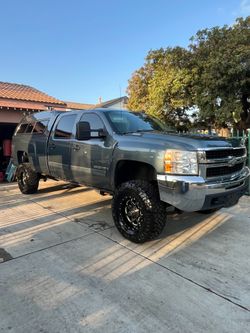 Chevrolet Silverado 2500 HD Lifted Truck diesel