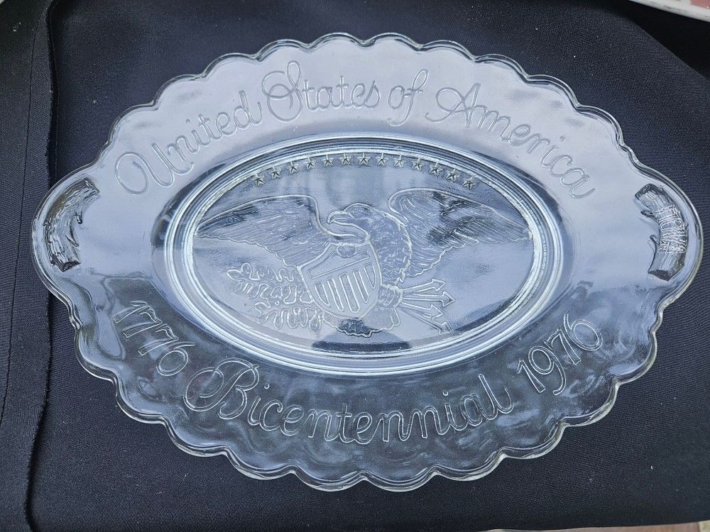 Vintage USA 1776 Bicentennial 1976 Collector Oval Plate