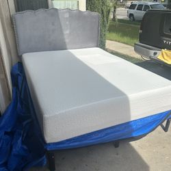 PLATAFORMA DE METAL ALTA CABECERA DE TELA GRIS Y COLCHÓN MEMORY FOAM USADA BUENA CONDICIÓN 