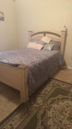 Cama Queen  Gratis Free Y Colchon Y Base 220