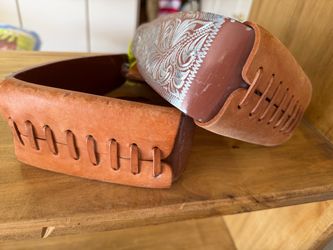 Price reduced: like new Cashel Slanted engraved leather stirrups!  Nice