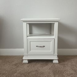 White Nightstand With A Full Size Bed Frame 