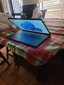 Dell TouchScreen: Core i7 13th gen. TypeC, Windows11 V-25H2. MS-office