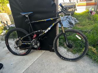 GT 3.0 Full Suspension Mountain Bike