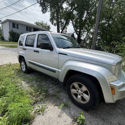 Jeep Liberty, Limited Sport 4D  Grey 