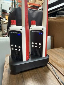 Motorola Talkabout T478 Two-Way Radios - 35 Mile Range - Red Cross Edition