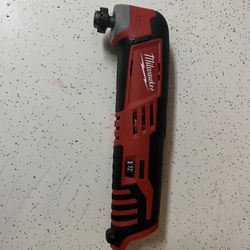 Multi-tool Milwaukee 12 V ( Tool Only ) 