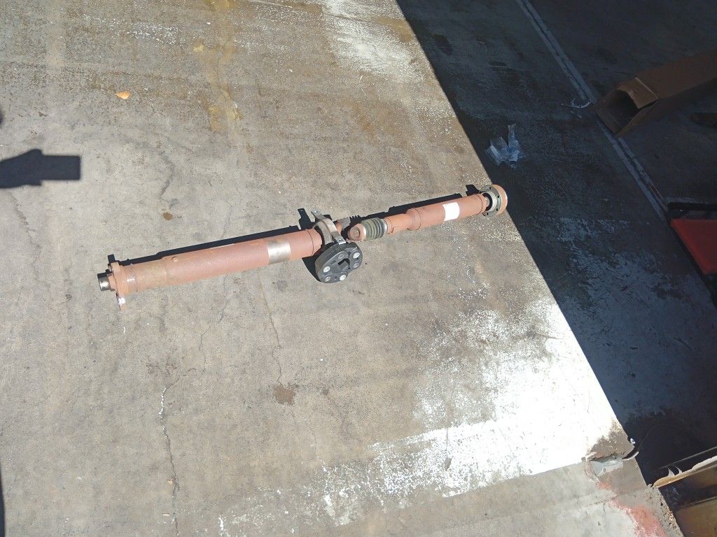 Ford Mustang Gt OEM Driveshaft