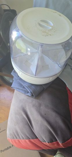 Large Round Pet Food Container / Storage Bin