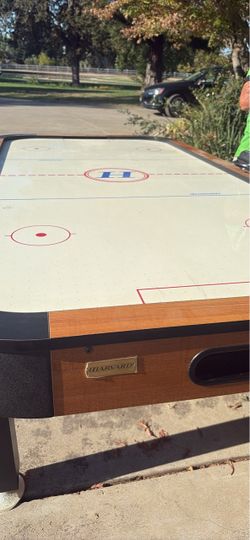 Air hockey game