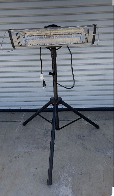 Heat Storm Infrared Tradesman 1500 Watt Electric Outdoor Heater with Tripod