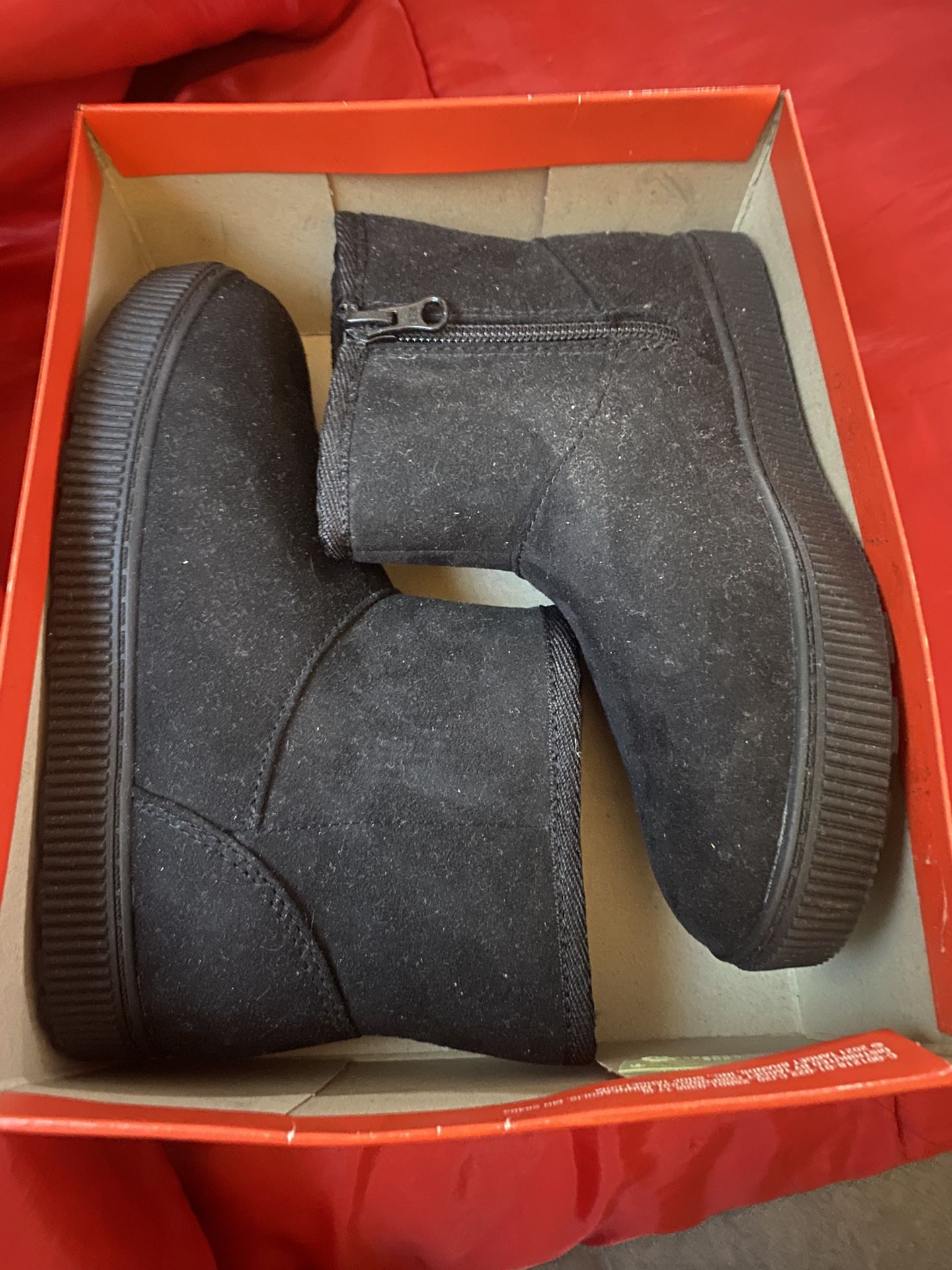 $8 New Girls Black Boots Sz 12