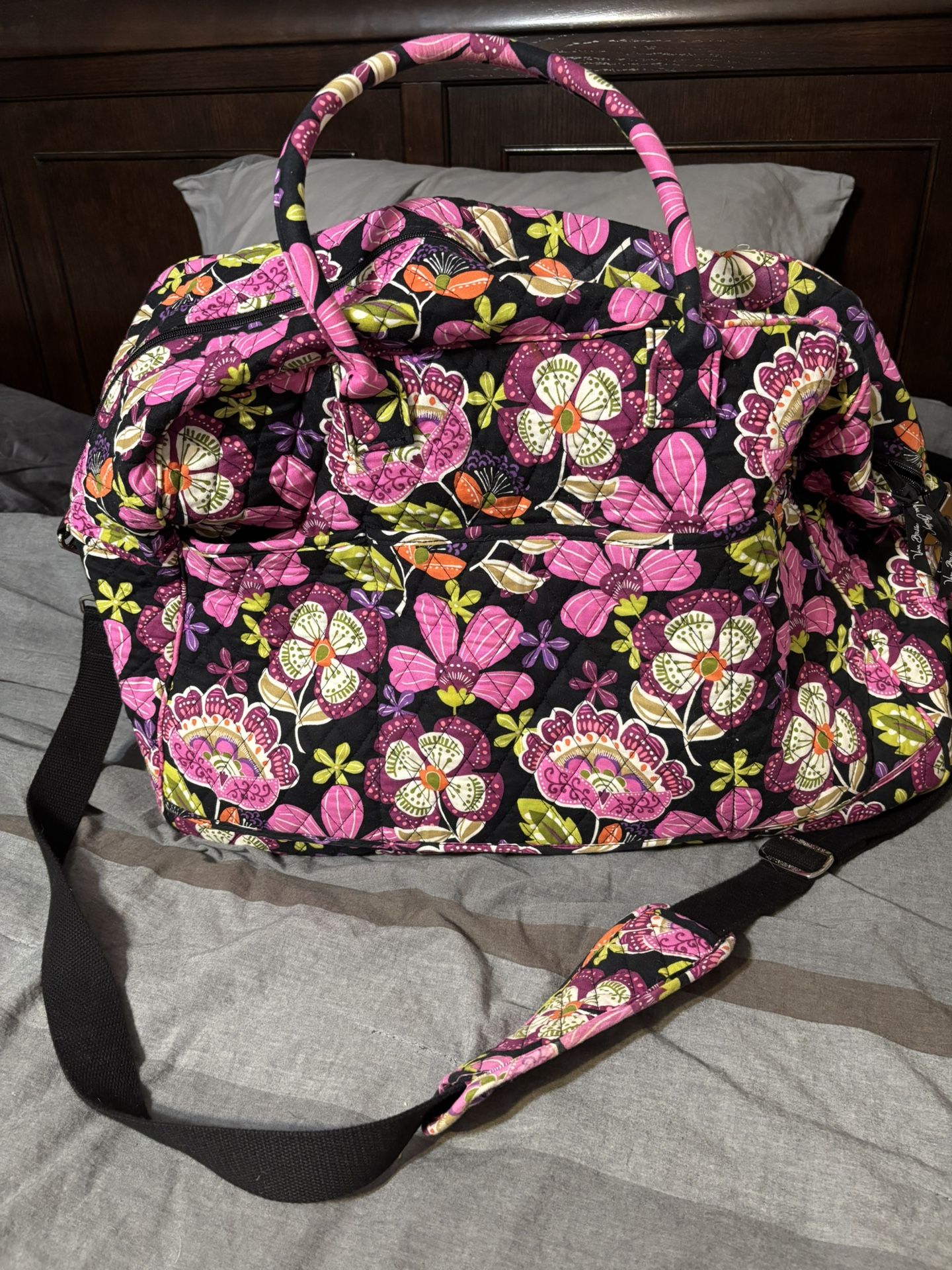 Like New XL Vera Bradley Carry On Bag W Strap
