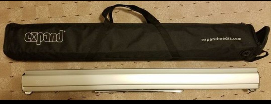 Expand Media Screen display roll up with carrying case