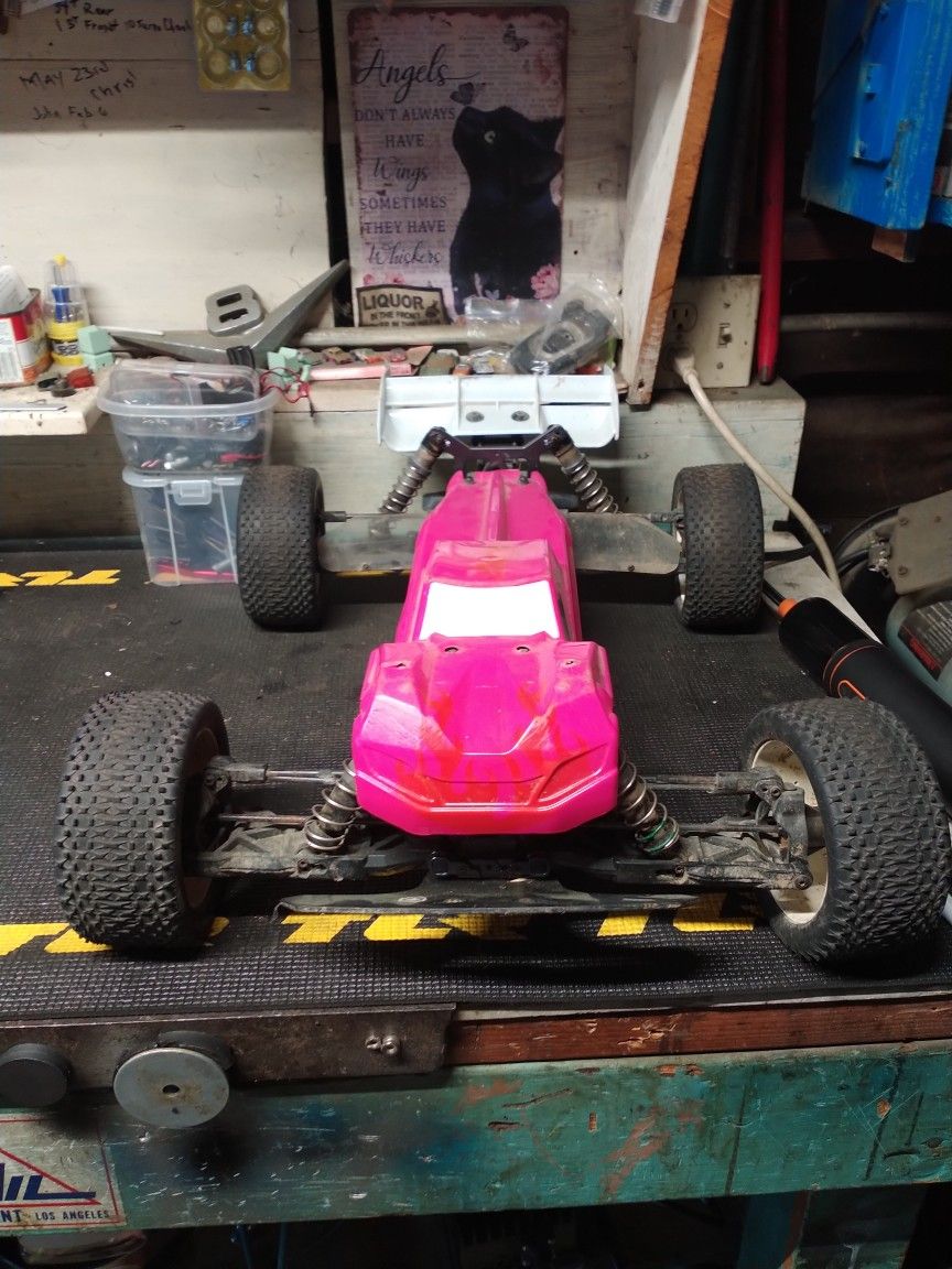 Rc Tekno V1 ET48 1/8 Truggy