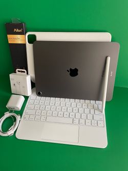 Apple IPad Air 5th Generation (10.9” Liquid Retina/ M1 chip / 2022 Model) 64GB with pen, keyboard case & Accessories (256gb $479)
