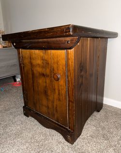 Wooden End Table/Nightstand | Great DIY Project