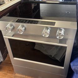 KitchenAid Electric Range Stainless Steel – Like New – Must Sell Fast 