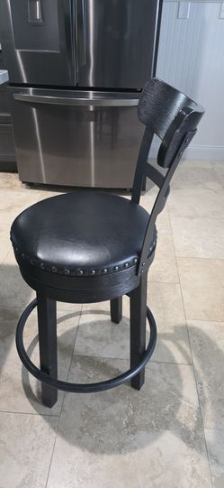 Swivel counter chairs/stools