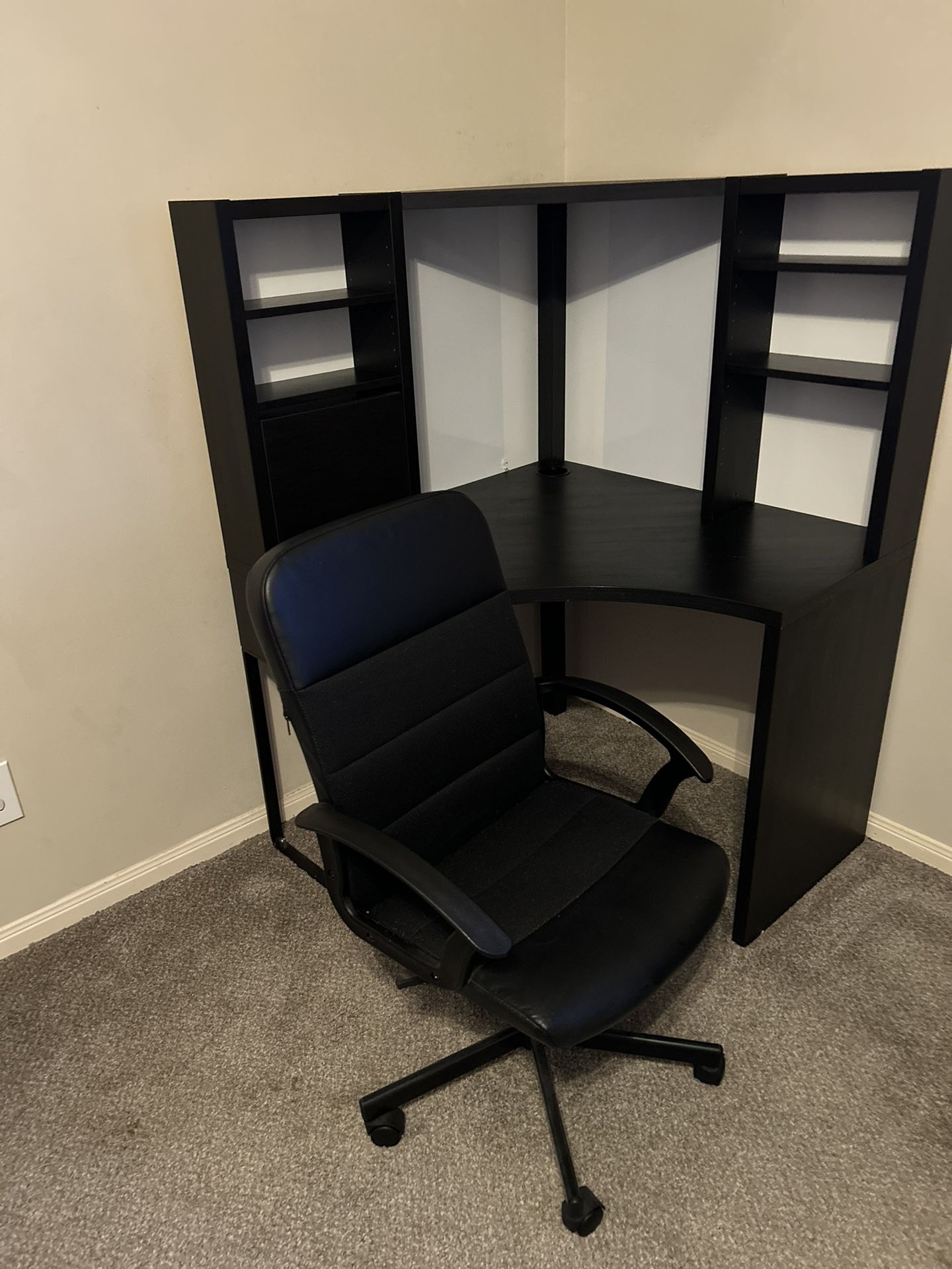 Corner Desk And Chair