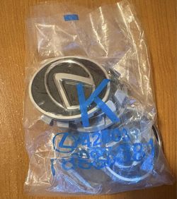 BRAND NEW GENUINE LEXUS WHEEL CENTER CAP , 42(contact info removed)1 Full Set .