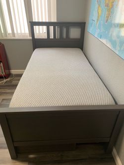 IKEA twin beds (2)