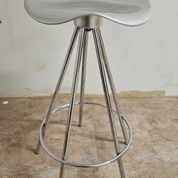 Jamaica stool design dy pepe cortes for amat 5EA ( made in spain)