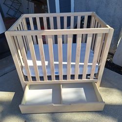 Wooden Mini crib with trundle- includes organic mattress