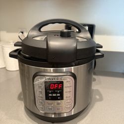 Instant Pot Like New Used Only Once. With Accessories. Selling For $50.