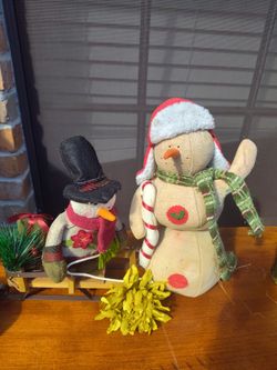 Two beautiful Christmas decorations snowman and sled adornos navidenios tiered tray