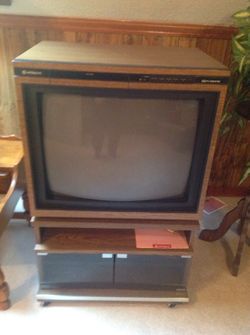 Nice older tv. Good for basement. Sat upstairs and never used.
