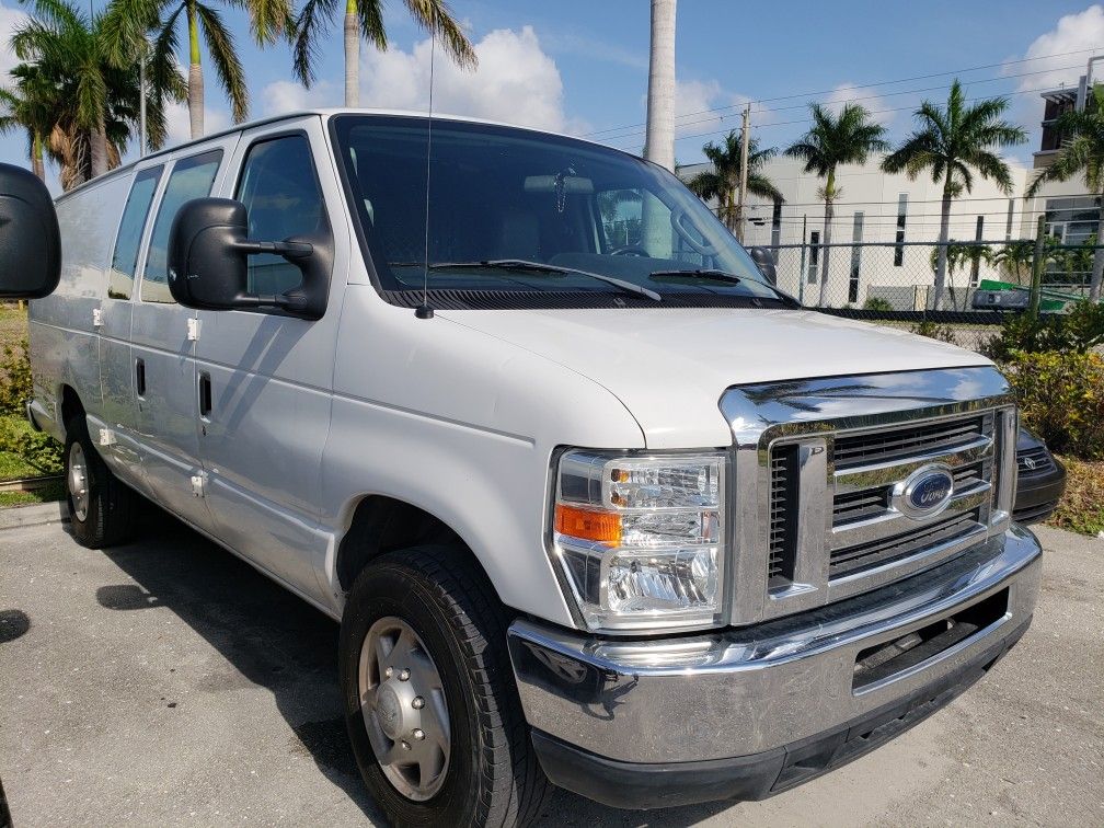 2009 Ford E250 Gargo Van
