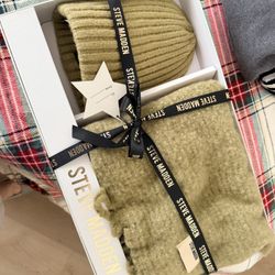 Steve Madden Scarf Set 