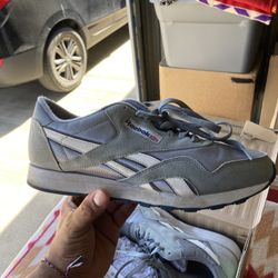 Men’s Classic Reebok Shoes Size - 10