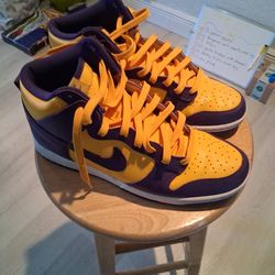 Lakers Nike dunks mens size 9.5