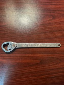 TRA / Super Wrench "23-32" Heavy Duty Universal Multi-Wrench / Self-Adjusting / Ratcheting Box End Spanner